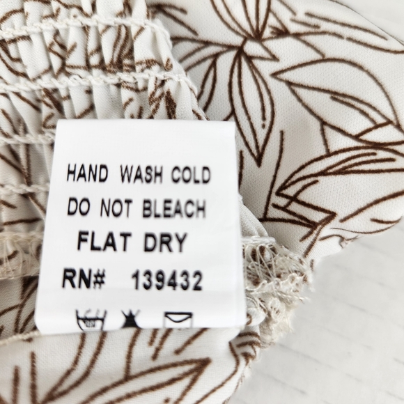 Papermoon NWT Collared V-Neck Henley Crop Blouse-Shirred Waist & Sleeves L - Picture 9 of 12